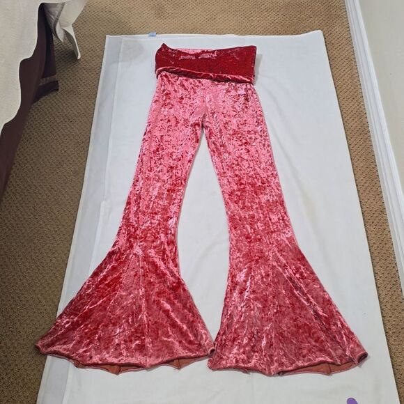 - HAH, CRUSHED VELVET ULTRA HIGH WAIST/FLAIR LEG PANTS SIZE SMALL. - Picture 4 of 11